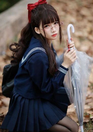 远山淡影