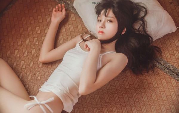 办公室浪荡女秘在线观看