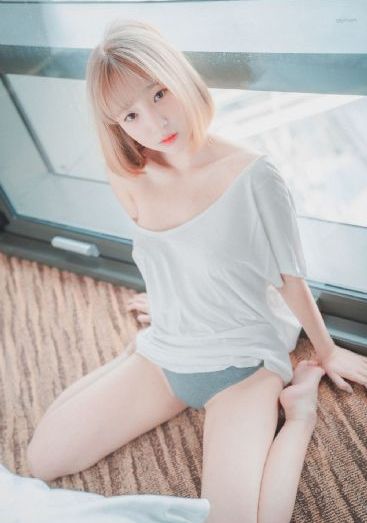 美女的胸100%露出无遮挡
