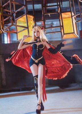 我脱了老师内衣摸她胸的视频软件